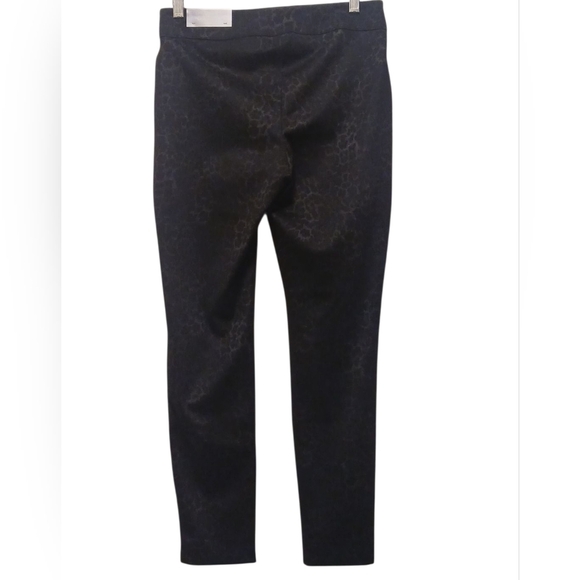 Chico's - NWT, Gray & Black Animal Print Ankle Leggings Elastic Waist US Size 4 - Picture 3 of 9